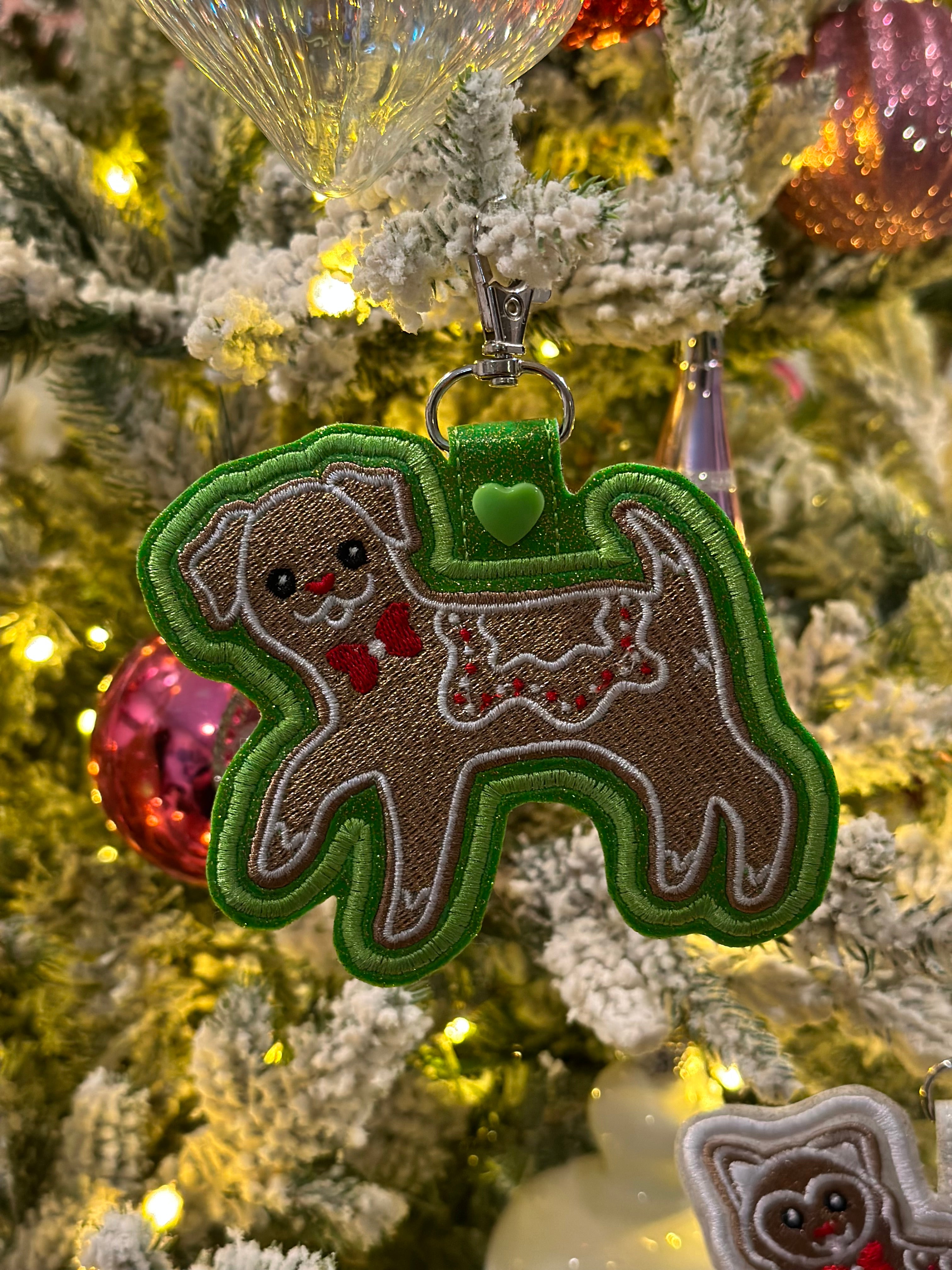 Gingerbread pet badge