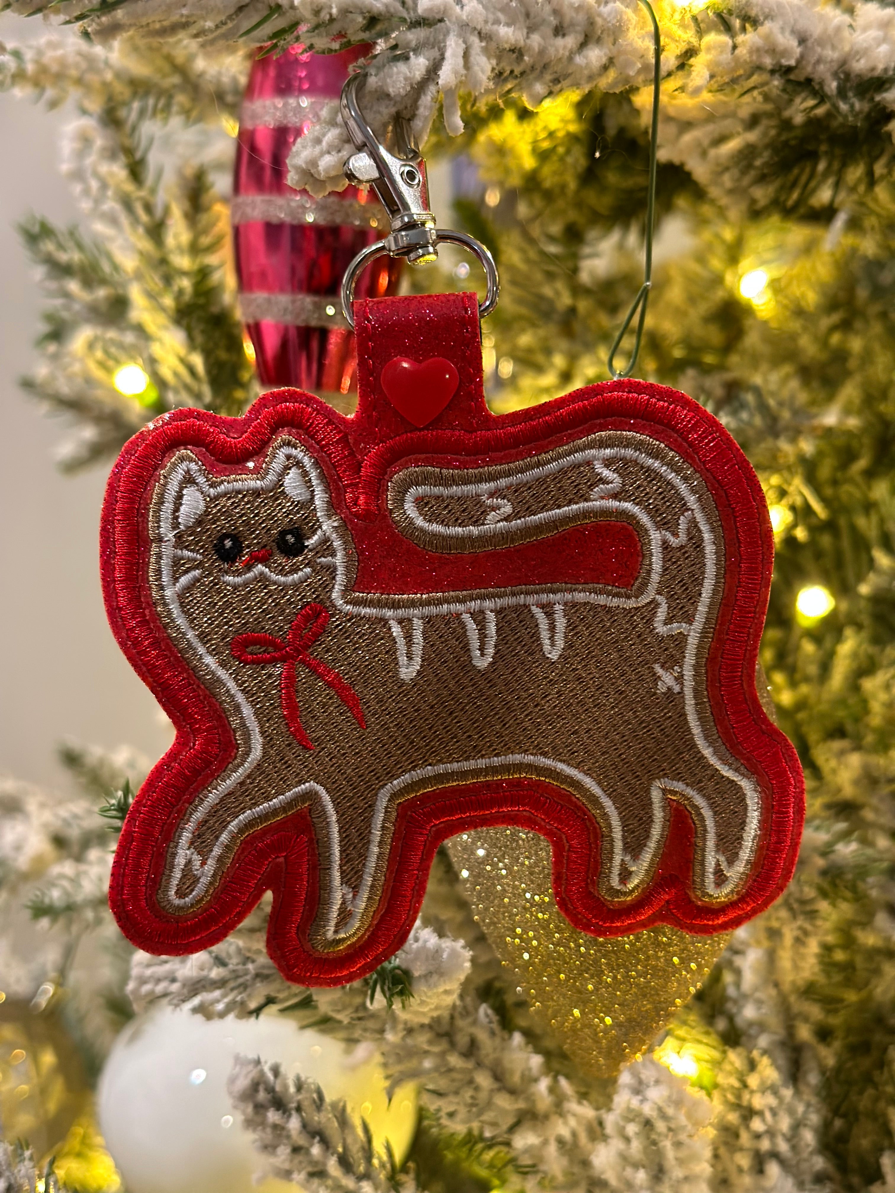 Gingerbread pet badge